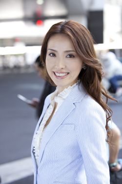 辉月杏梨